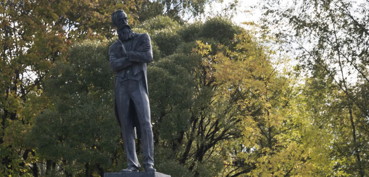 Памятник Н. А. Римскому-Корсакову